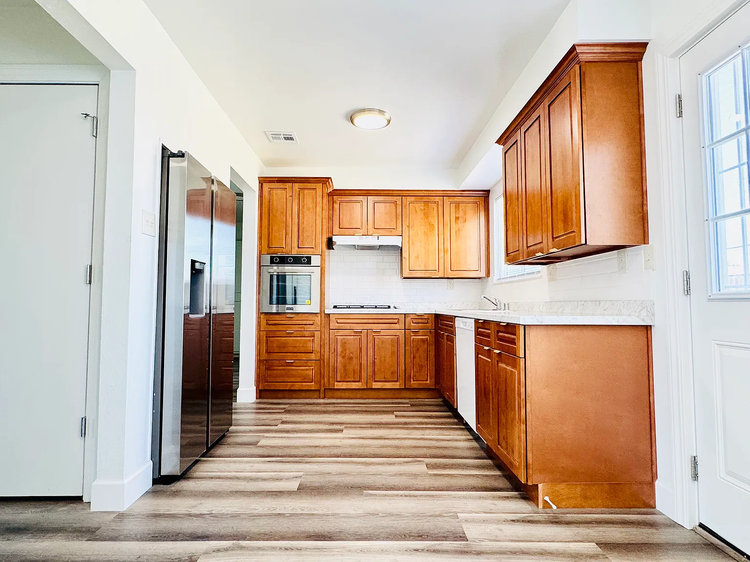 63 Cathcart Ave — Photo 4