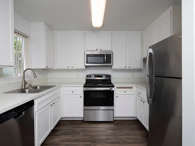 Golden Pacific Apartments — Photo 45