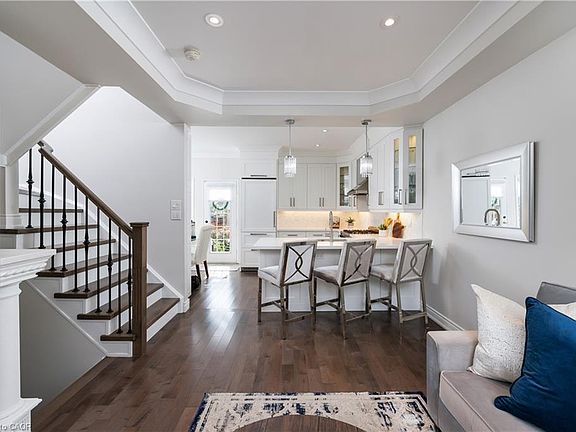 3rd image of 184 Gatwick Dr