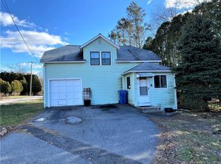 15 Avery Rd, Uncasville, CT 06382