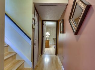 7221 Heatherly Sq, Old Brownsboro Place, KY 40242