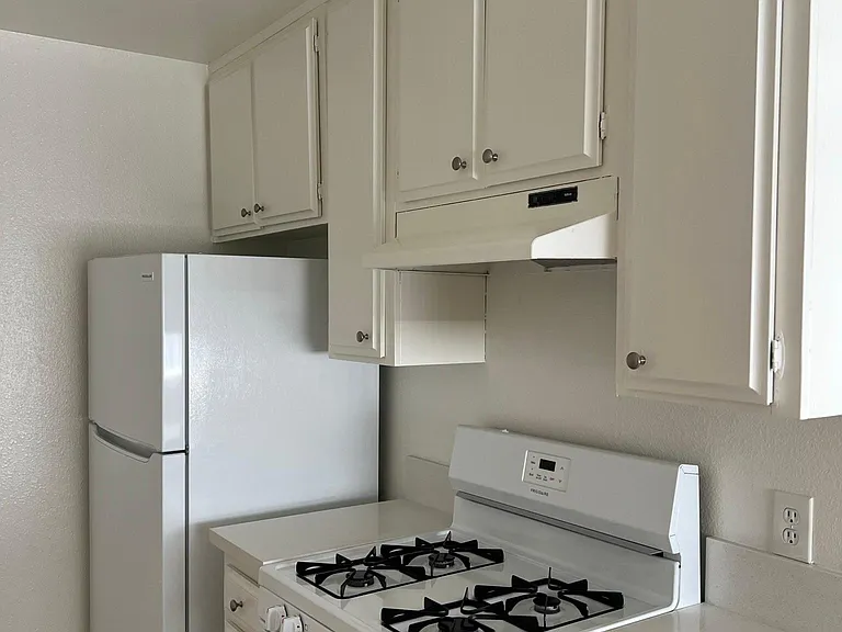 14109 Delano St #5 — Photo 2