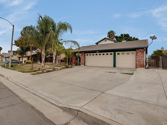 3rd image of 25316 Brodiaea Ave