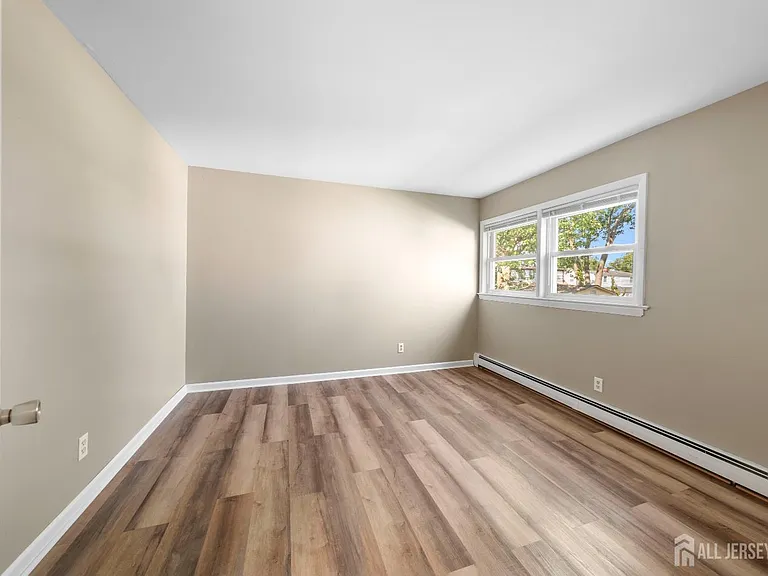 69 S Harrison Ave — Photo 9