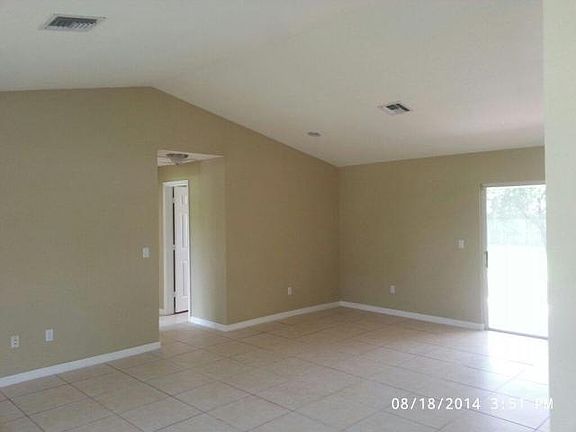 3rd image of 2342 SW Halissee St