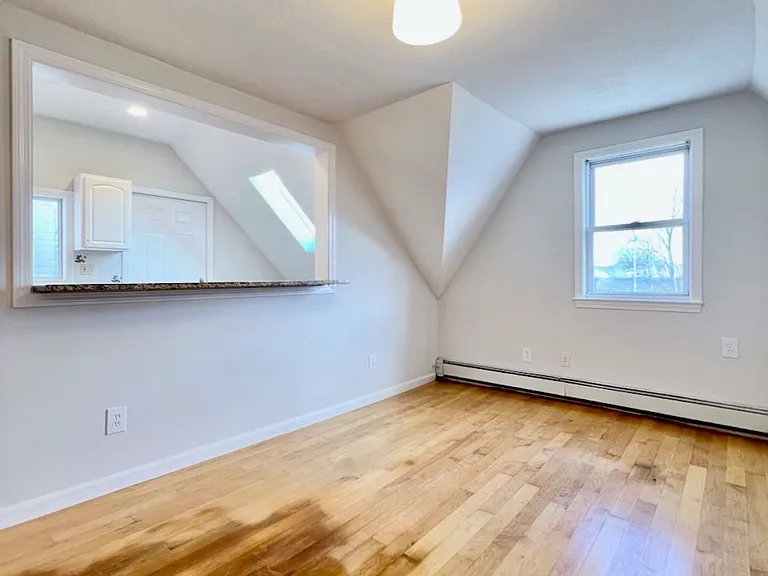 131 Pearl St #3R — Photo 6