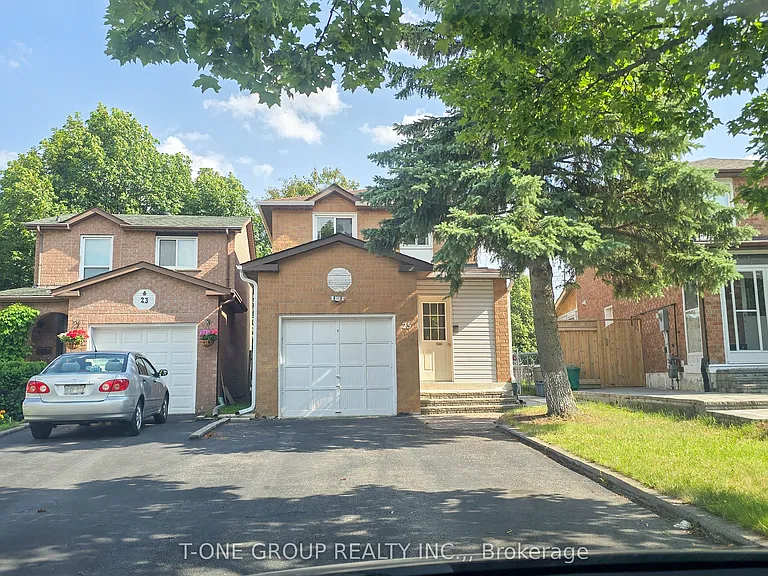 25 Duxford Cres — Photo 1