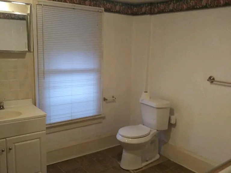 546 Baird St #B — Photo 3