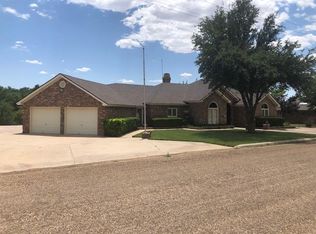 504 4th St, Plains, TX 79355