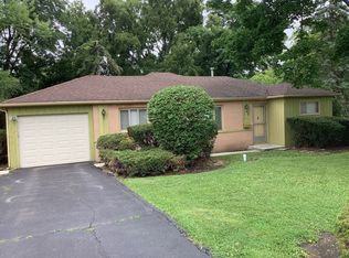 260 Hawthorn Ln, Hoffman Estates, IL 60169