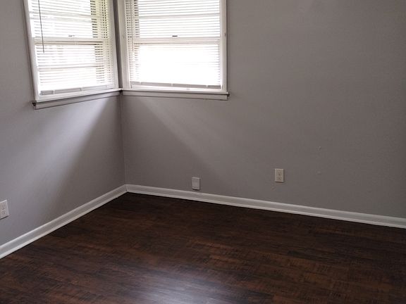 5th image of 2121 Ben Hill Rd #B