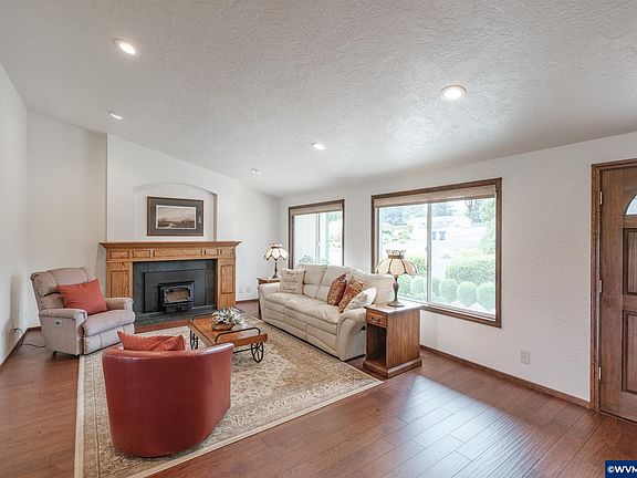 5th image of 5058 Charleston Dr SE
