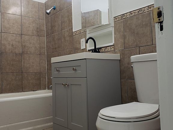 5th image of 4213 Pepperwood Ave #1/2