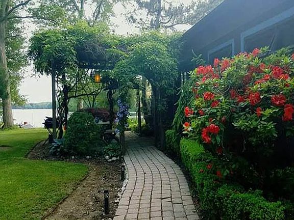 4th image of 297 Lakeview Dr
