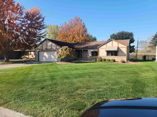 39029 Clearview St, Harrison Township, MI 48045