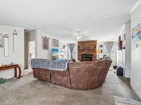 3rd image of 620 Courtland Way