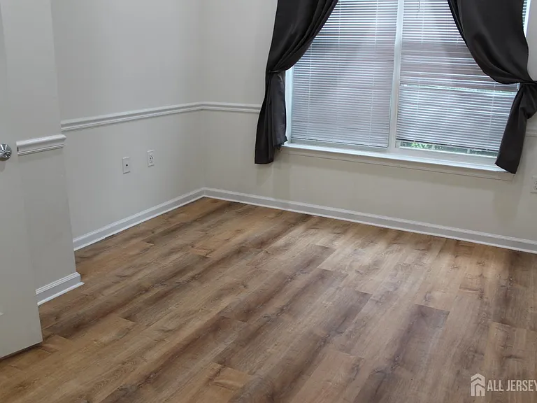 611 Doral Ct — Photo 12