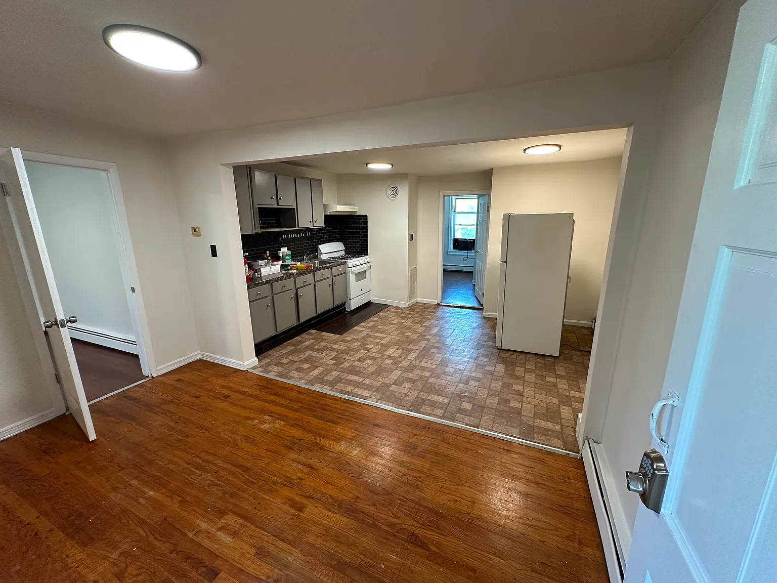 2 bed, 600 sqft, $1,895 — Photo 2