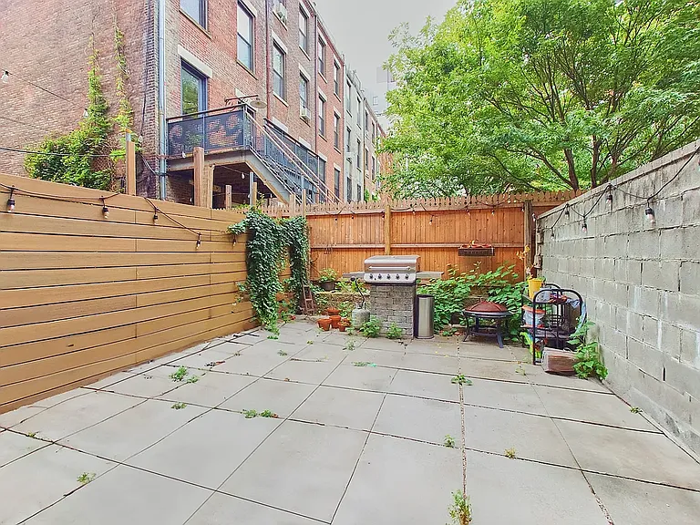 539 Manhattan Ave #GARDEN — Photo 1
