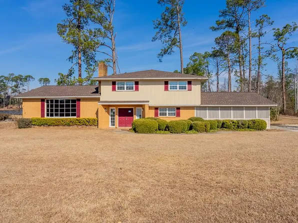 1729 W Forest Dr, Douglas, GA 31533