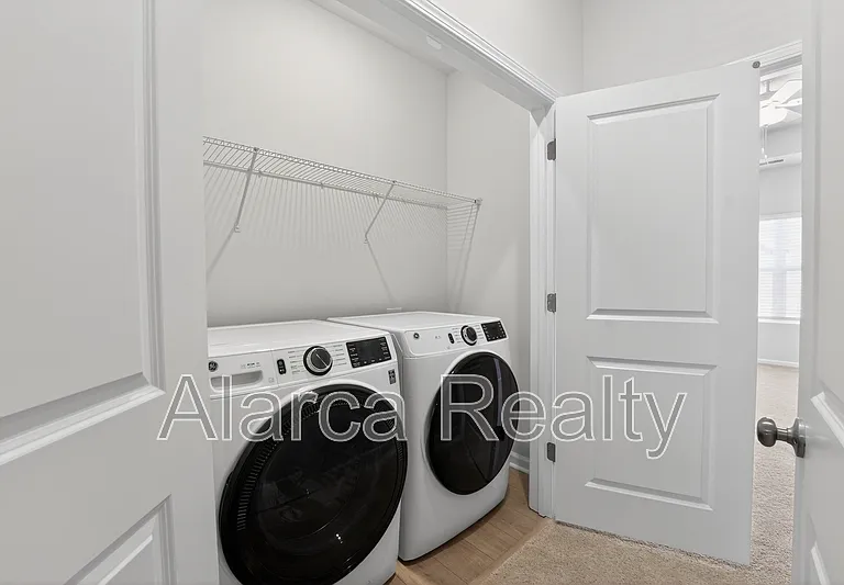 2962 Sloan Dr — Photo 14