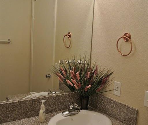 3rd image of 8117 Dinsmore Dr