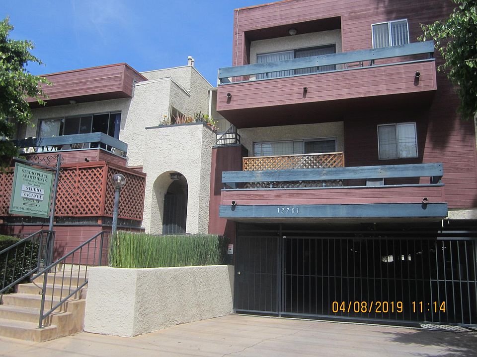 1st image of 12701 Moorpark St #203
