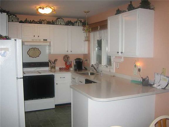 2nd image of 195 River Farms Dr