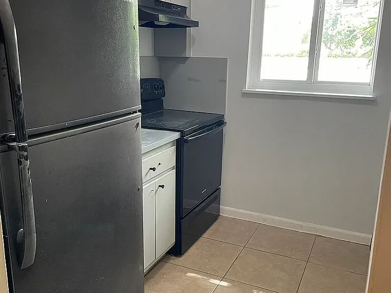105 SE 4th Ave #2 — Photo 3