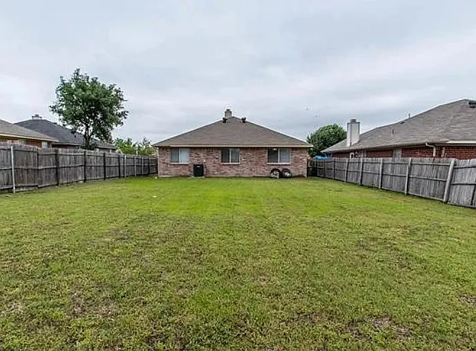816 W Colony Dr — Photo 13