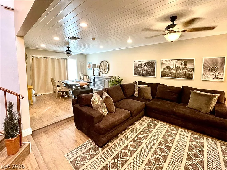 2246 Windsor Dr — Photo 5