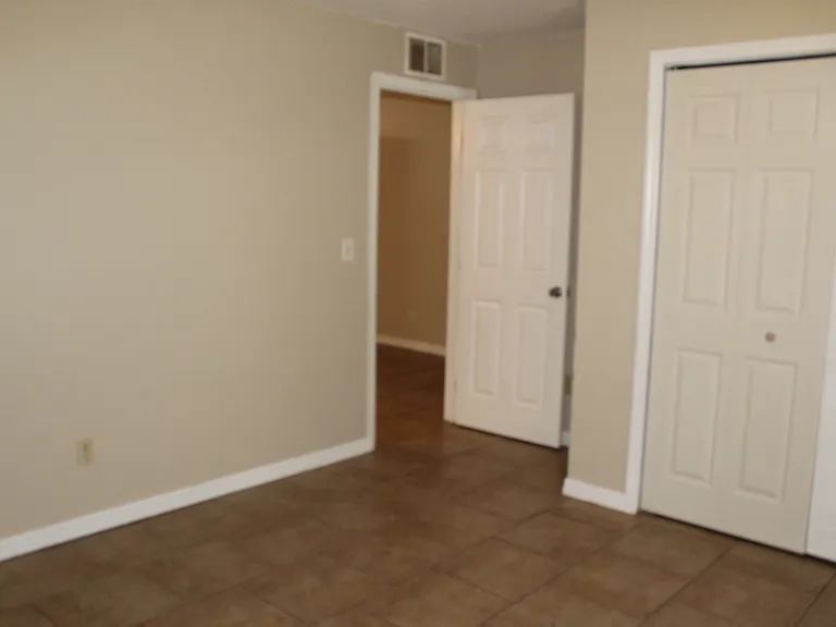 610 Cassin Ave — Photo 6
