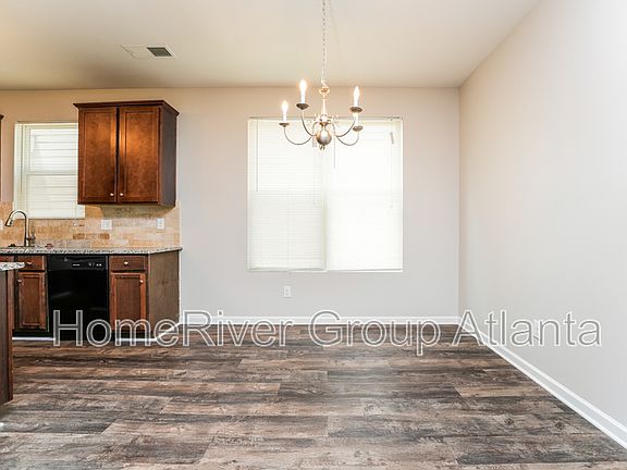 4th image of 158 Daisy Cir