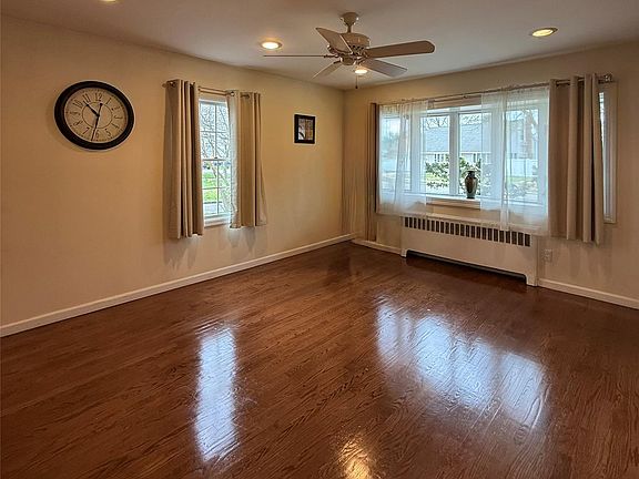 4th image of 1009 Huckleberry Road