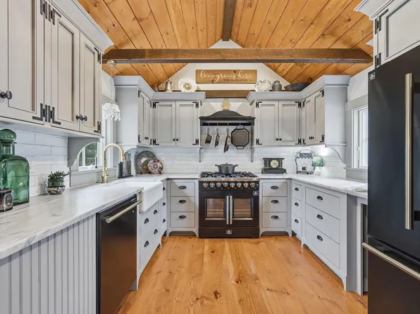 410 Main Street, South Dennis, MA 02660