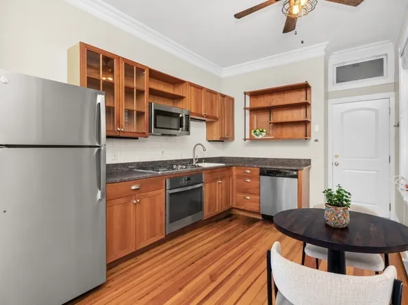 421 E 3rd St #1, South Boston, MA 02127