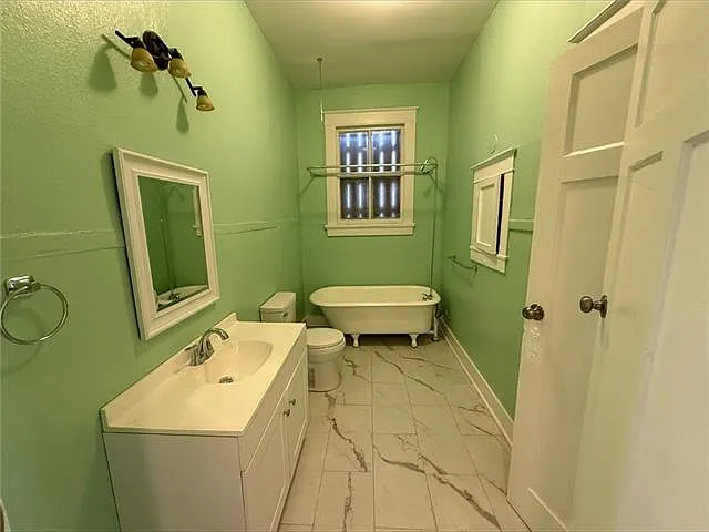 2103 Urquhart St — Photo 6
