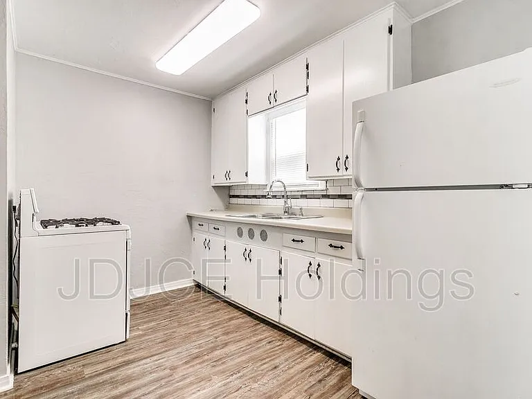 536 E Northrup Dr — Photo 10