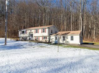 90 Greenes Ridge Rd, Hamden, CT 06514