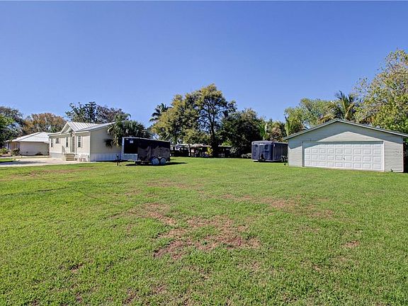 3rd image of 2927 SE 37th Ave