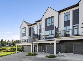 707 NE Sovereign Cmn SW, Calgary, AB T3C 3Y3