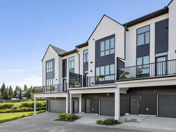 707 NE Sovereign Cmn SW, Calgary, AB T3C 3Y3