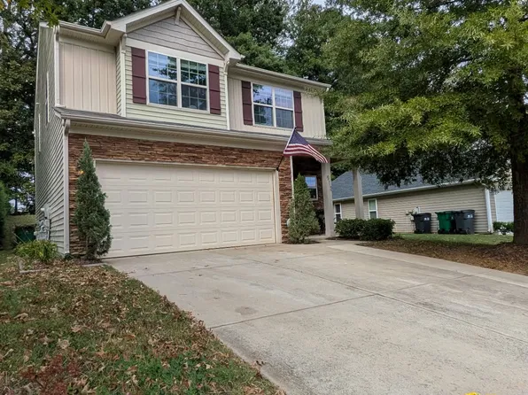 913 Rook Rd, Charlotte, NC 28216