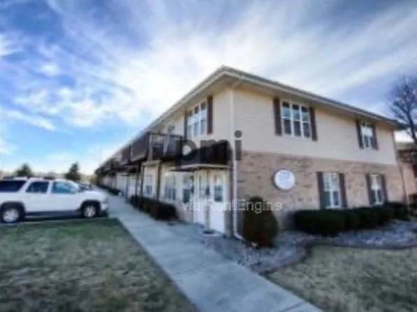 1306 Arthur Ave Unit 16, Charleston, IL 61920
