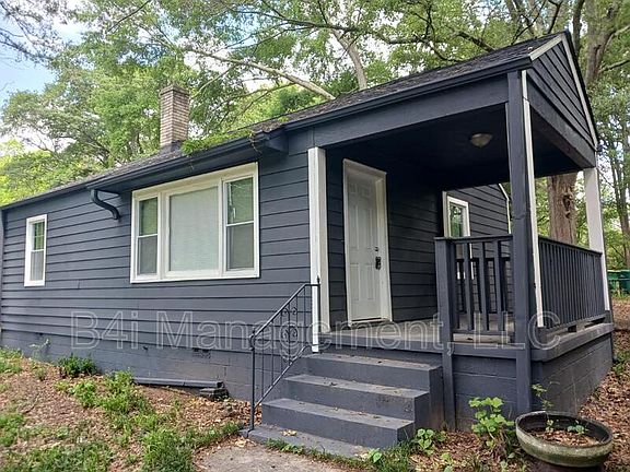 2nd image of 880 Linda Way