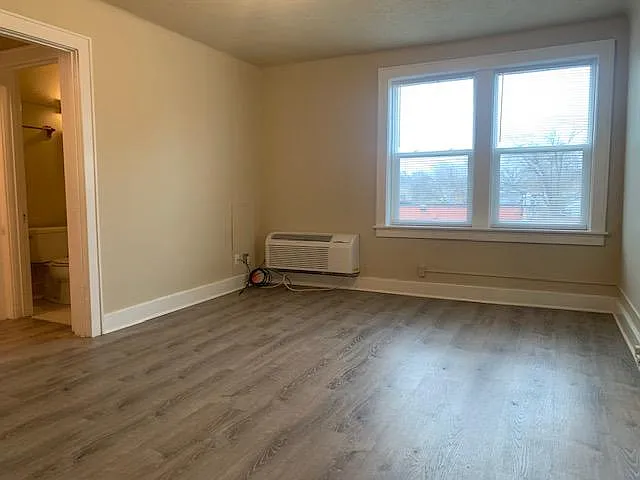 Studio, 600 sqft, $955 — Photo 3
