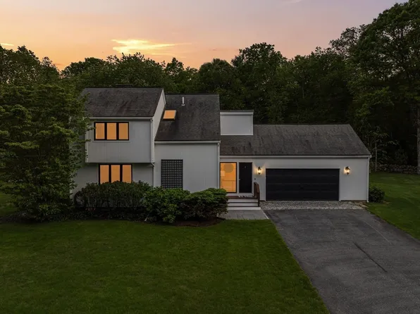 1277 Drift Rd, Westport, MA 02790