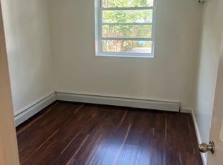 5928 160th St APT 1, Fresh Meadows, NY 11365