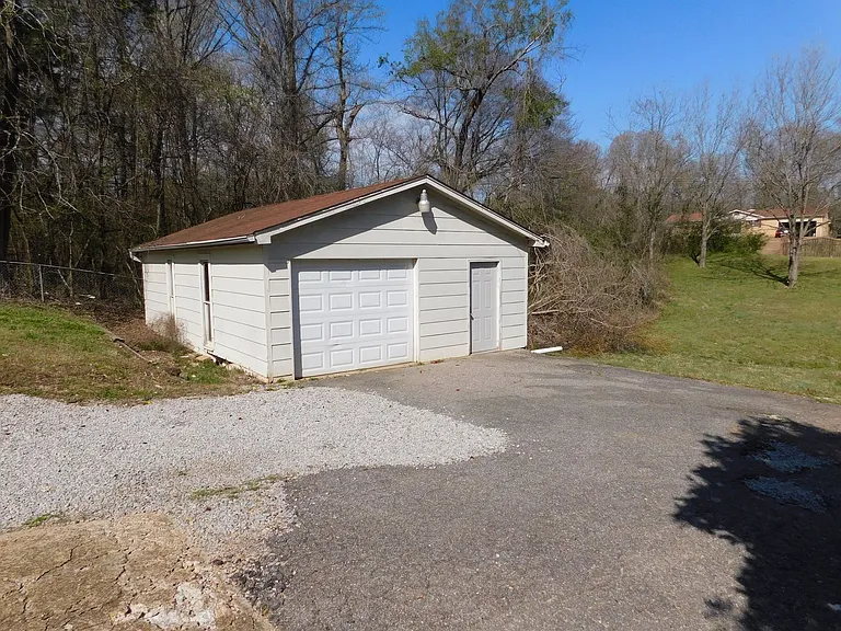 2128 Red Banks Rd N — Photo 23