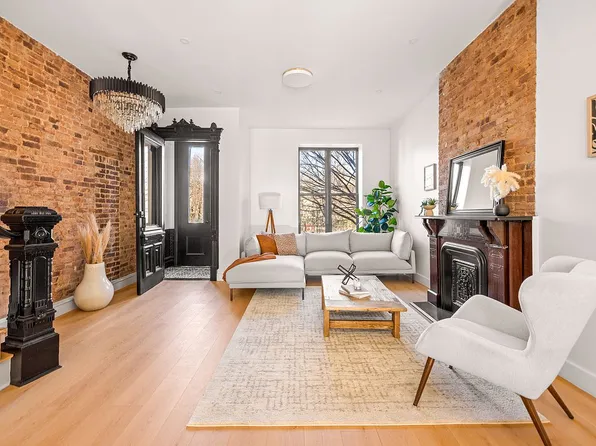 1044 Lafayette Ave, Brooklyn, NY 11221